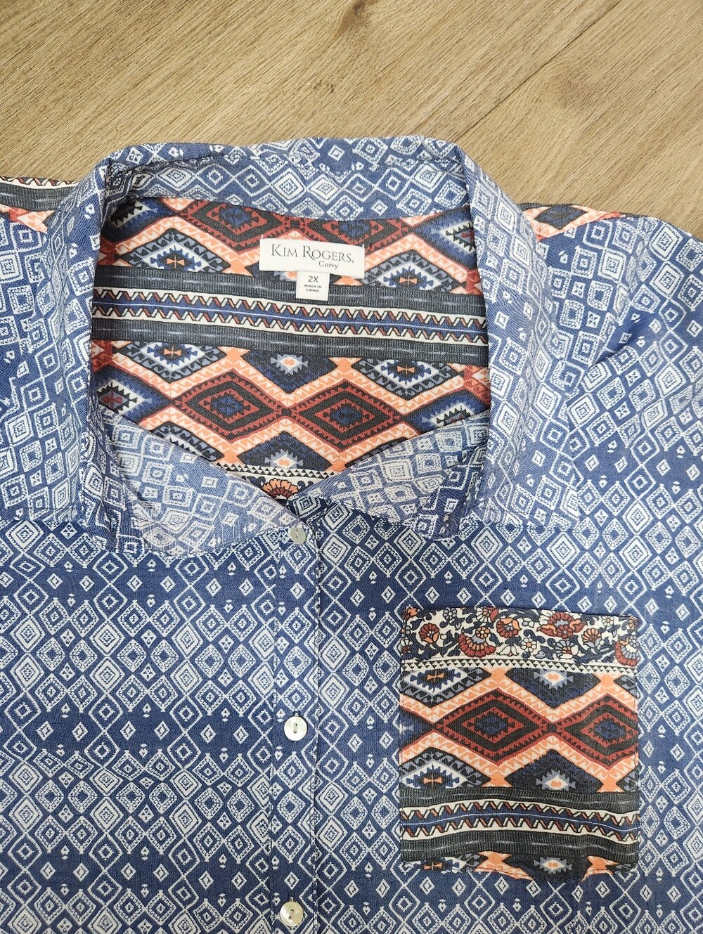 NWT Kim Rogers Curvy Blue Geometric Aztec Accent Button Front Top Size 2X